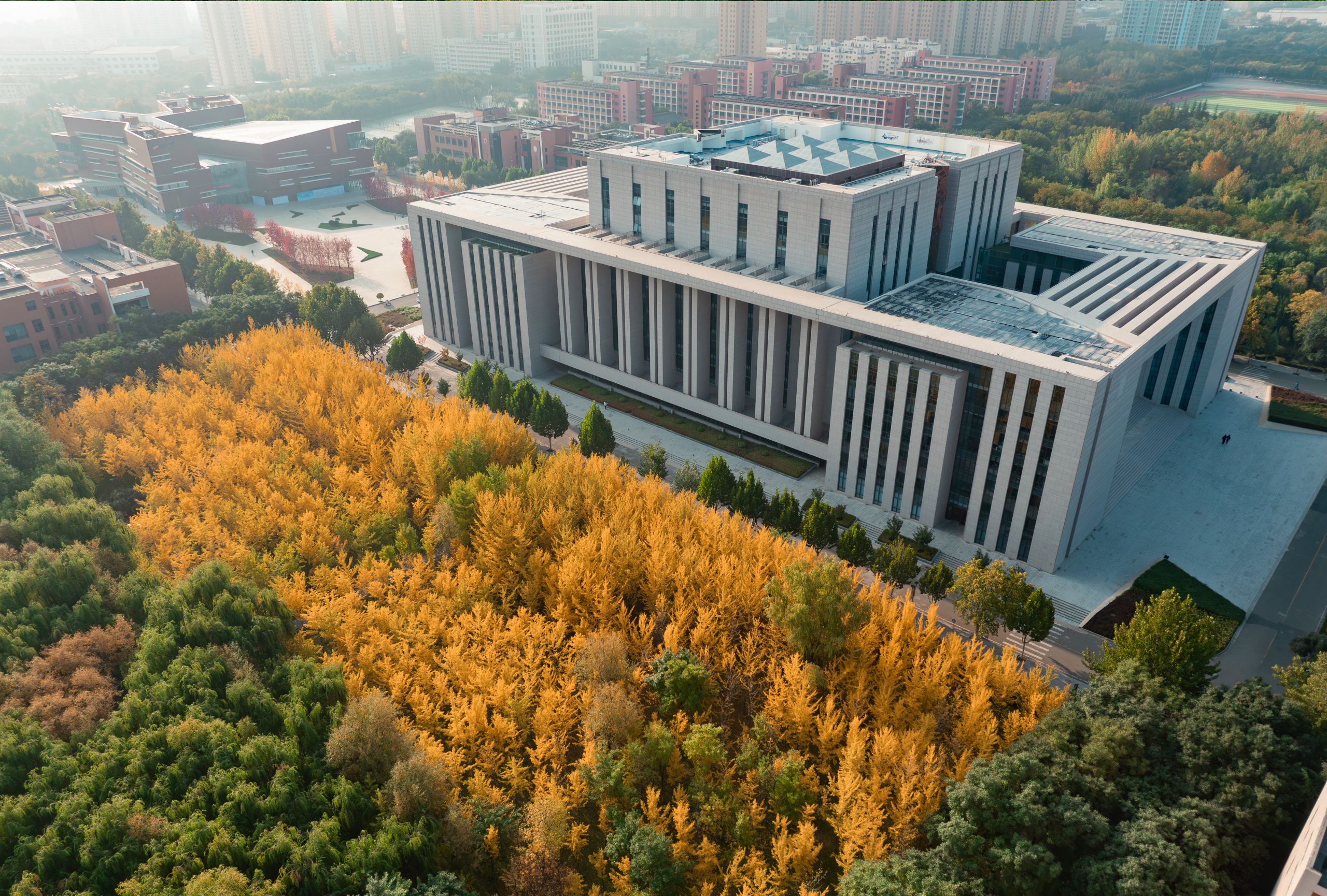 镜中兰理工：两校区风景皆成画